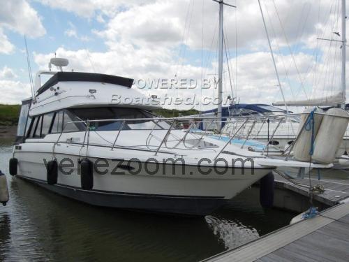 Bayliner 3058 Command Bridge Tekniset tiedot ja arvostelut 